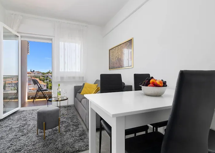 Apartman Tombili 7- Minute Walk To The Valsaline Beach And Lungomare Promenade